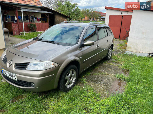 Бежевый Рено Меган, объемом двигателя 1.6 л и пробегом 333 тыс. км за 4100 $, фото 2 на Automoto.ua