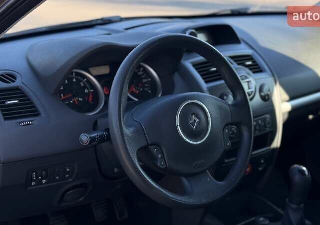 Бежевый Рено Меган, объемом двигателя 1.6 л и пробегом 209 тыс. км за 5650 $, фото 20 на Automoto.ua