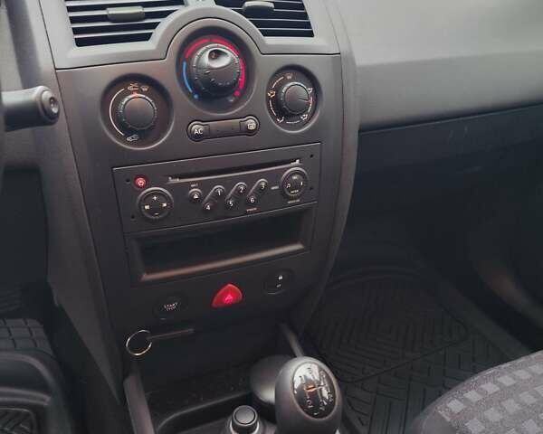 Бежевий Рено Меган, об'ємом двигуна 1.6 л та пробігом 191 тис. км за 6000 $, фото 29 на Automoto.ua