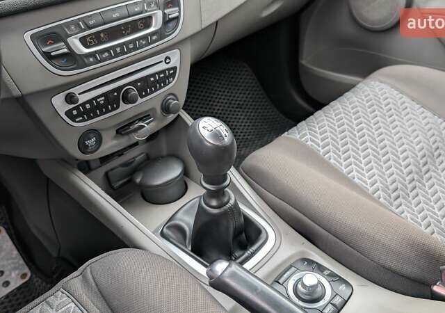 Рено Меган 2009 в Козовой на Automoto.ua Бежевый Рено Меган, объемом двигателя 1.46 л и пробегом 365 тыс. км за 5990 $, фото 19 на Automoto.ua