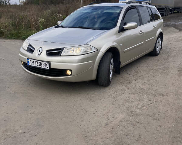 Рено Меган 2009 у Рівному на Automoto.ua Бежевий Рено Меган, об'ємом двигуна 1.6 л та пробігом 333 тис. км за 4650 $, фото 2 на Automoto.ua