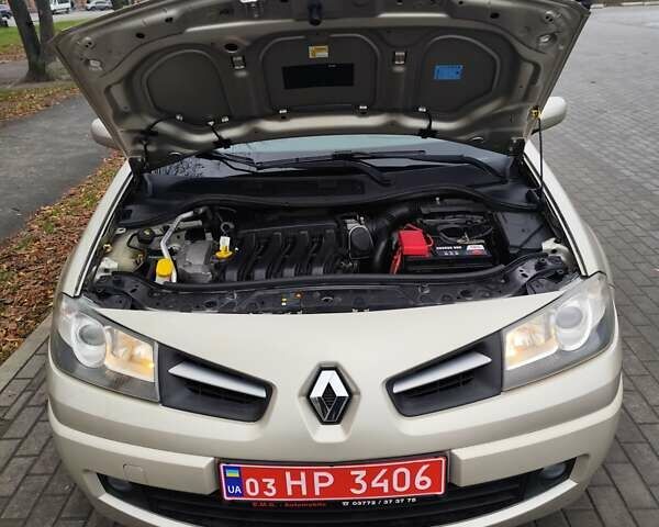 Бежевий Рено Меган, об'ємом двигуна 1.6 л та пробігом 191 тис. км за 6000 $, фото 46 на Automoto.ua