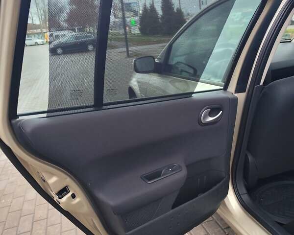 Бежевый Рено Меган, объемом двигателя 1.6 л и пробегом 191 тыс. км за 5900 $, фото 29 на Automoto.ua