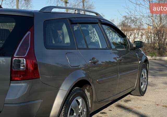 Бежевый Рено Меган, объемом двигателя 1.6 л и пробегом 209 тыс. км за 5650 $, фото 14 на Automoto.ua