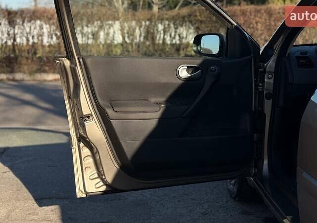 Бежевый Рено Меган, объемом двигателя 1.6 л и пробегом 209 тыс. км за 5650 $, фото 34 на Automoto.ua