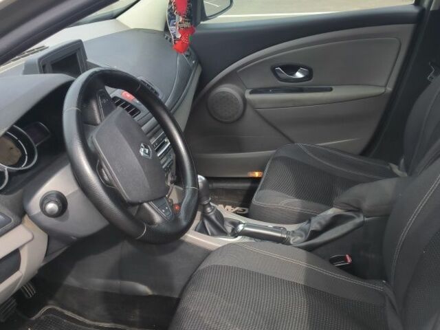 Бежевий Рено Меган, об'ємом двигуна 1.5 л та пробігом 239 тис. км за 5850 $, фото 7 на Automoto.ua