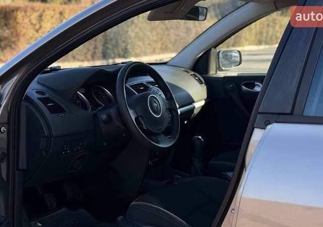 Бежевый Рено Меган, объемом двигателя 1.6 л и пробегом 209 тыс. км за 5650 $, фото 21 на Automoto.ua