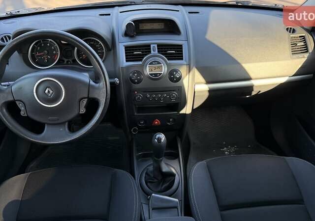 Бежевый Рено Меган, объемом двигателя 1.6 л и пробегом 209 тыс. км за 5650 $, фото 23 на Automoto.ua