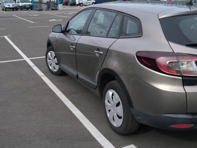 Бежевий Рено Меган, об'ємом двигуна 1.5 л та пробігом 239 тис. км за 5850 $, фото 4 на Automoto.ua