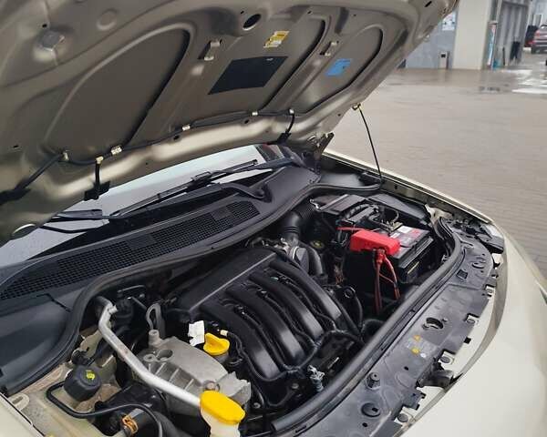 Бежевый Рено Меган, объемом двигателя 1.6 л и пробегом 191 тыс. км за 5900 $, фото 47 на Automoto.ua