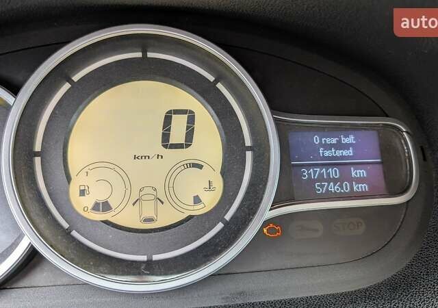 Рено Меган 2009 в Козовой на Automoto.ua Бежевый Рено Меган, объемом двигателя 1.46 л и пробегом 365 тыс. км за 5990 $, фото 16 на Automoto.ua