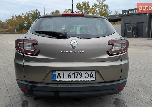Рено Меган 2009 в Козовой на Automoto.ua Бежевый Рено Меган, объемом двигателя 1.46 л и пробегом 365 тыс. км за 5990 $, фото 1 на Automoto.ua