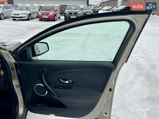 Бежевый Рено Меган, объемом двигателя 1.4 л и пробегом 193 тыс. км за 6700 $, фото 23 на Automoto.ua