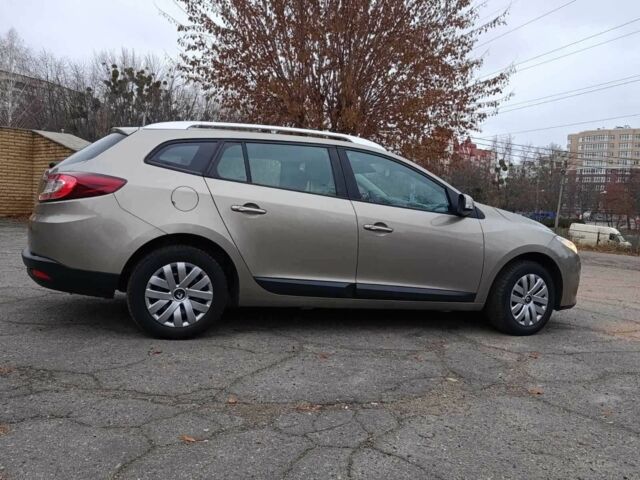 Бежевый Рено Меган, объемом двигателя 1.6 л и пробегом 173 тыс. км за 7499 $, фото 3 на Automoto.ua