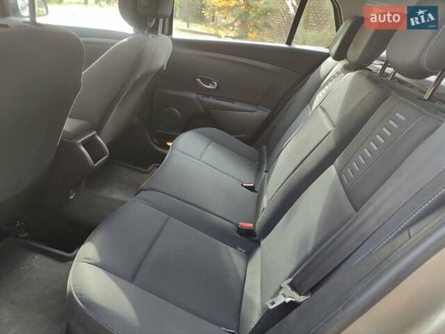 Бежевый Рено Меган, объемом двигателя 1.6 л и пробегом 211 тыс. км за 7350 $, фото 19 на Automoto.ua