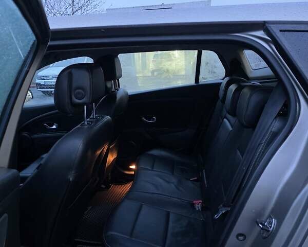 Бежевый Рено Меган, объемом двигателя 1.46 л и пробегом 252 тыс. км за 5200 $, фото 13 на Automoto.ua