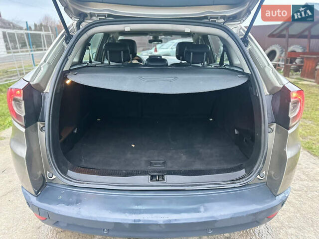 Бежевый Рено Меган, объемом двигателя 1.46 л и пробегом 250 тыс. км за 6577 $, фото 12 на Automoto.ua