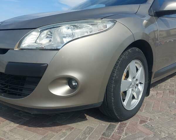Бежевий Рено Меган, об'ємом двигуна 1.46 л та пробігом 151 тис. км за 7000 $, фото 3 на Automoto.ua