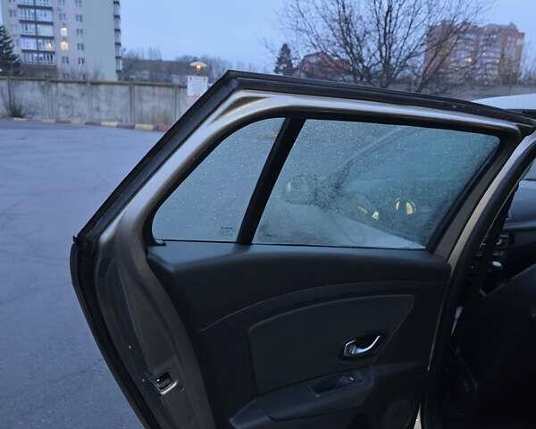 Бежевый Рено Меган, объемом двигателя 1.46 л и пробегом 252 тыс. км за 5200 $, фото 12 на Automoto.ua