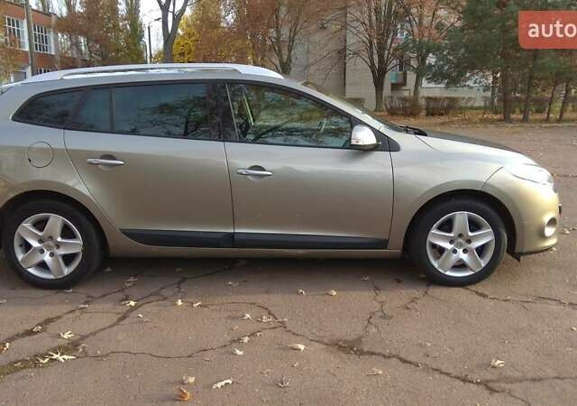 Бежевый Рено Меган, объемом двигателя 1.46 л и пробегом 200 тыс. км за 7500 $, фото 3 на Automoto.ua