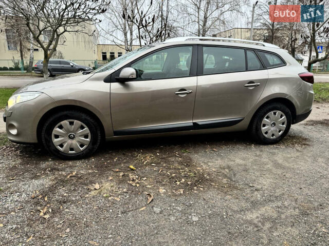 Бежевый Рено Меган, объемом двигателя 1.6 л и пробегом 194 тыс. км за 7399 $, фото 13 на Automoto.ua