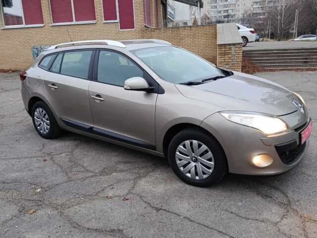 Бежевый Рено Меган, объемом двигателя 1.6 л и пробегом 173 тыс. км за 7499 $, фото 1 на Automoto.ua