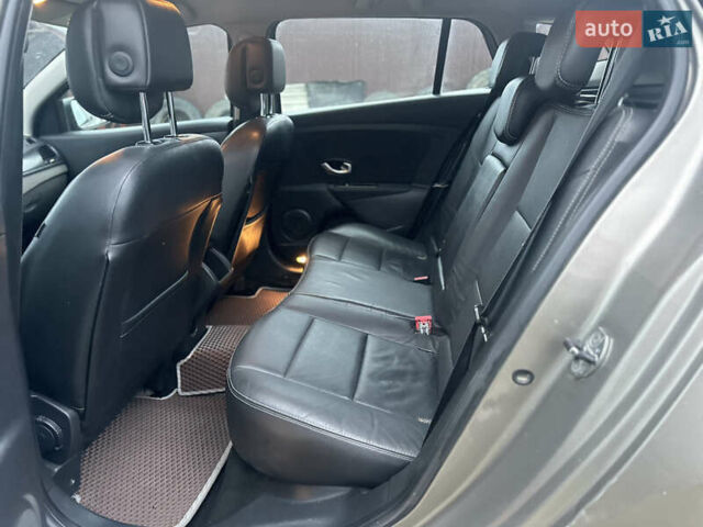 Бежевый Рено Меган, объемом двигателя 1.46 л и пробегом 250 тыс. км за 6577 $, фото 10 на Automoto.ua