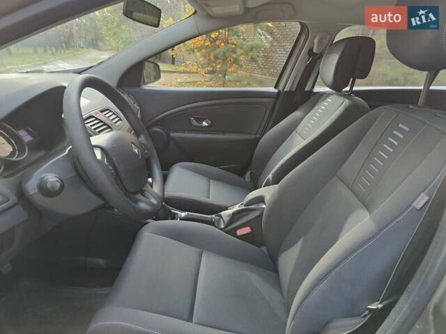 Бежевый Рено Меган, объемом двигателя 1.6 л и пробегом 211 тыс. км за 7350 $, фото 14 на Automoto.ua