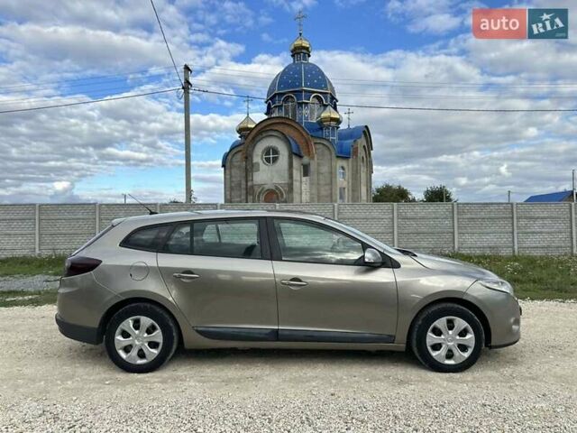 Рено Меган 2010 в Черновцах на Automoto.ua Бежевый Рено Меган, объемом двигателя 1.46 л и пробегом 270 тыс. км за 4999 $, фото 5 на Automoto.ua