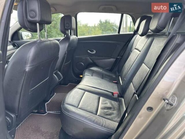 Рено Меган 2010 в Черновцах на Automoto.ua Бежевый Рено Меган, объемом двигателя 1.46 л и пробегом 270 тыс. км за 4999 $, фото 2 на Automoto.ua