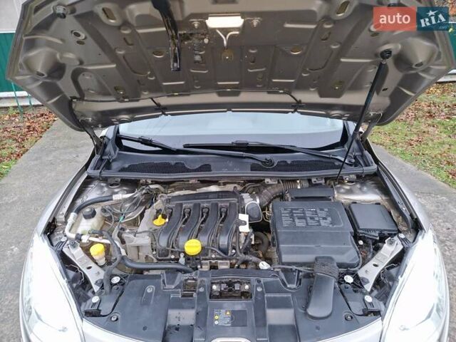 Бежевый Рено Меган, объемом двигателя 1.6 л и пробегом 258 тыс. км за 7349 $, фото 9 на Automoto.ua