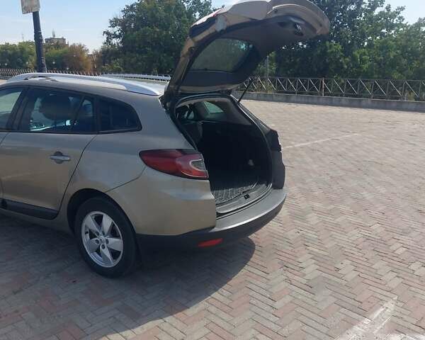 Бежевий Рено Меган, об'ємом двигуна 1.46 л та пробігом 151 тис. км за 7000 $, фото 28 на Automoto.ua