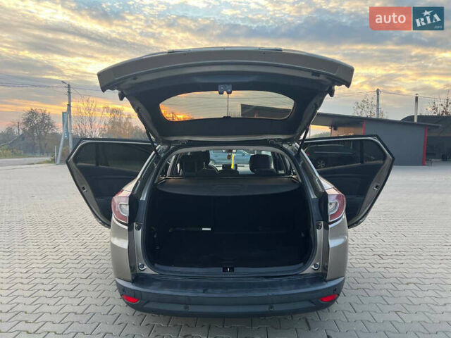 Рено Меган 2010 в Черновцах на Automoto.ua Бежевый Рено Меган, объемом двигателя 1.46 л и пробегом 202 тыс. км за 5800 $, фото 14 на Automoto.ua