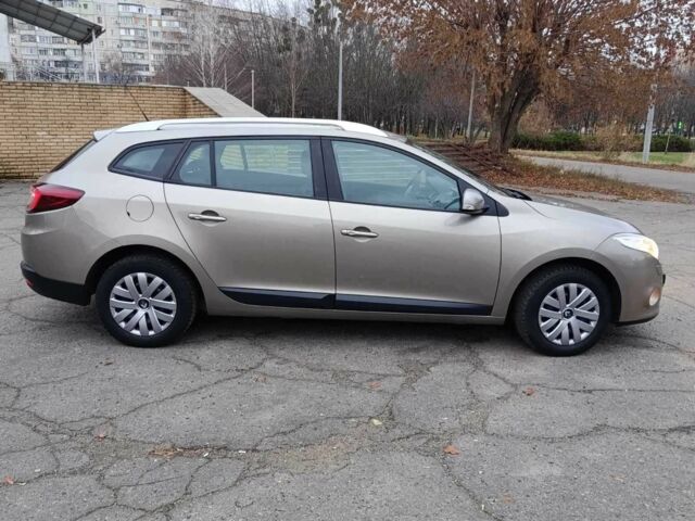 Бежевый Рено Меган, объемом двигателя 1.6 л и пробегом 173 тыс. км за 7499 $, фото 2 на Automoto.ua