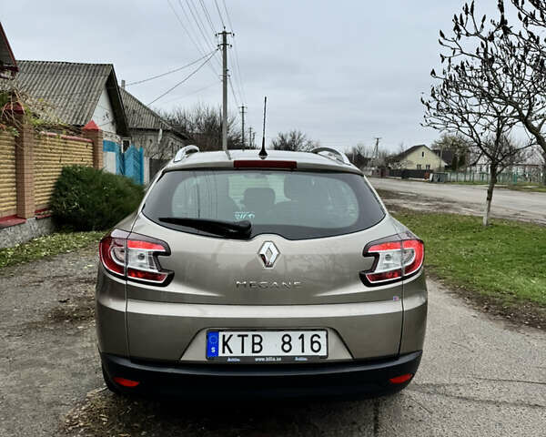 Бежевый Рено Меган, объемом двигателя 1.6 л и пробегом 194 тыс. км за 7399 $, фото 15 на Automoto.ua