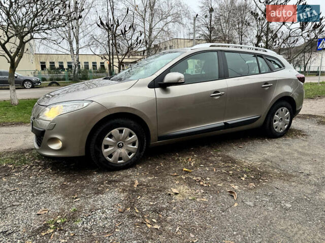 Бежевый Рено Меган, объемом двигателя 1.6 л и пробегом 194 тыс. км за 7399 $, фото 12 на Automoto.ua