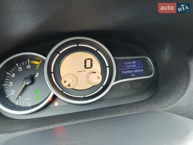 Бежевый Рено Меган, объемом двигателя 1.6 л и пробегом 173 тыс. км за 7499 $, фото 57 на Automoto.ua