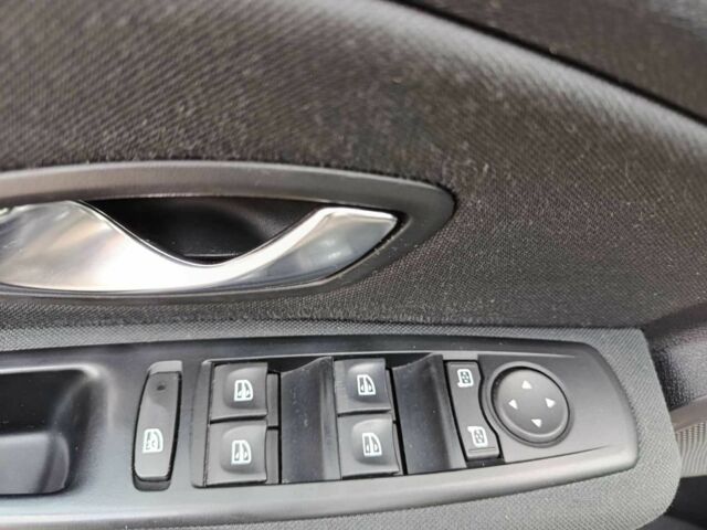 Бежевый Рено Меган, объемом двигателя 1.6 л и пробегом 173 тыс. км за 7499 $, фото 11 на Automoto.ua