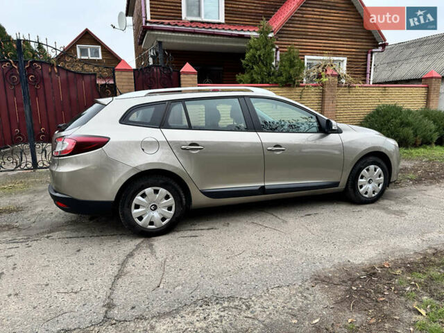 Бежевый Рено Меган, объемом двигателя 1.6 л и пробегом 194 тыс. км за 7399 $, фото 25 на Automoto.ua