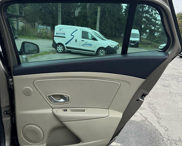 Бежевий Рено Меган, об'ємом двигуна 1.4 л та пробігом 212 тис. км за 6300 $, фото 24 на Automoto.ua