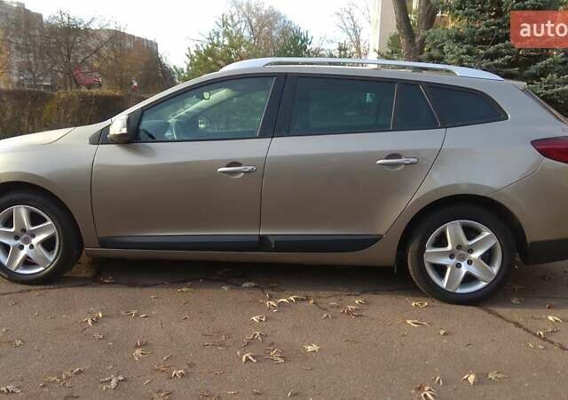 Бежевый Рено Меган, объемом двигателя 1.46 л и пробегом 200 тыс. км за 7500 $, фото 7 на Automoto.ua