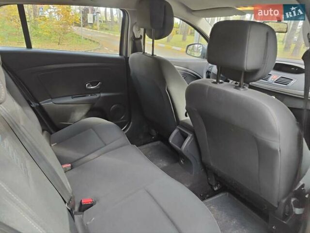 Бежевый Рено Меган, объемом двигателя 1.6 л и пробегом 211 тыс. км за 7350 $, фото 26 на Automoto.ua