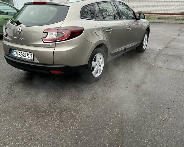 Бежевый Рено Меган, объемом двигателя 1.46 л и пробегом 283 тыс. км за 7100 $, фото 8 на Automoto.ua