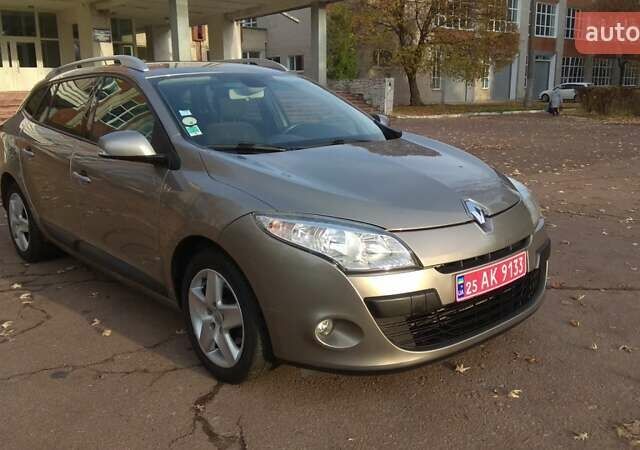 Бежевый Рено Меган, объемом двигателя 1.46 л и пробегом 200 тыс. км за 7500 $, фото 2 на Automoto.ua