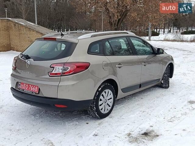 Бежевый Рено Меган, объемом двигателя 1.6 л и пробегом 173 тыс. км за 7499 $, фото 4 на Automoto.ua