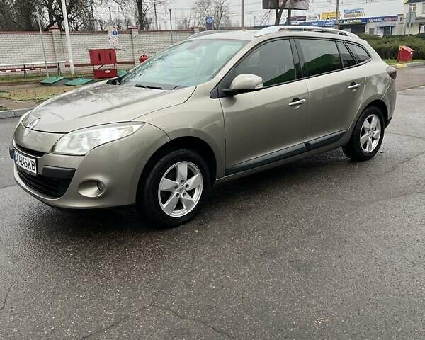 Бежевый Рено Меган, объемом двигателя 1.46 л и пробегом 283 тыс. км за 7100 $, фото 1 на Automoto.ua