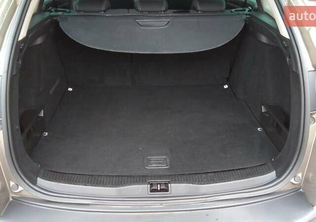 Бежевый Рено Меган, объемом двигателя 1.46 л и пробегом 200 тыс. км за 7500 $, фото 11 на Automoto.ua