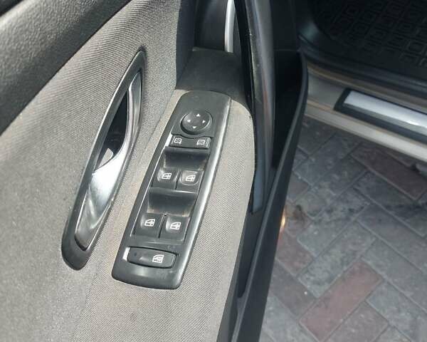 Бежевий Рено Меган, об'ємом двигуна 1.46 л та пробігом 151 тис. км за 7000 $, фото 33 на Automoto.ua