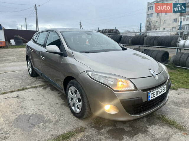 Бежевый Рено Меган, объемом двигателя 1.46 л и пробегом 250 тыс. км за 6577 $, фото 1 на Automoto.ua