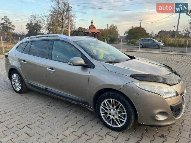 Рено Меган 2010 в Черновцах на Automoto.ua Бежевый Рено Меган, объемом двигателя 1.46 л и пробегом 202 тыс. км за 5800 $, фото 4 на Automoto.ua